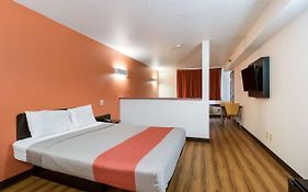 Motel 6-Davenport, Ia